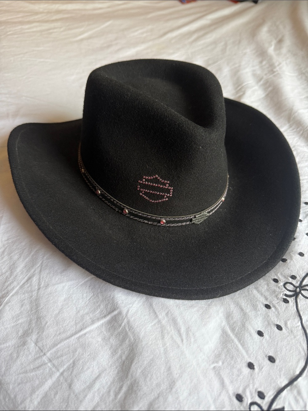 Harley-Davidson Black Felt Western Cowboy Hat with Pink Rhinestone Logo